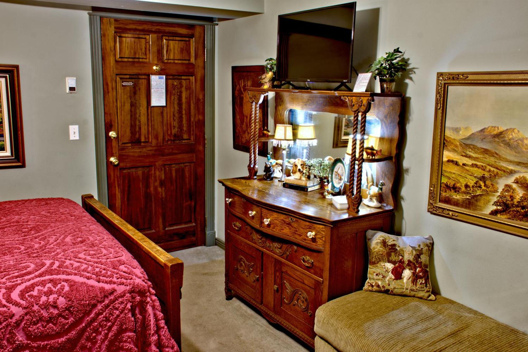Bed & Breakfast Big Yellow Cedar City